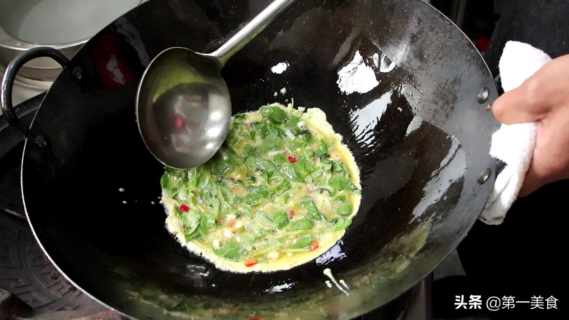 煎鸡蛋怎样煎视频,煎鸡蛋怎么弄简单又好吃