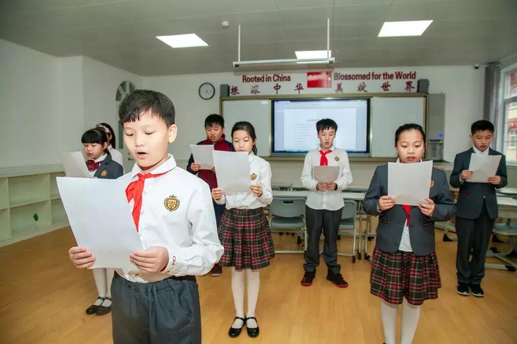 @华美学子与家长，你有一本专属纪念册请注意查收