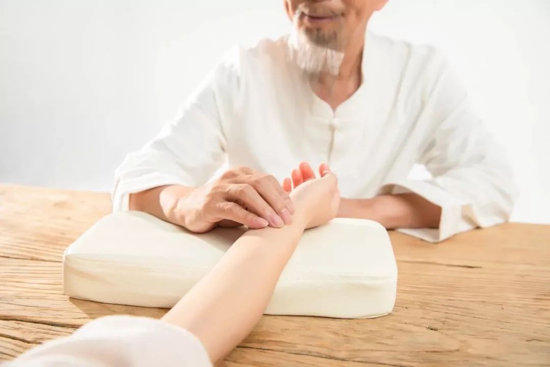 带状疱疹患者如何治疗?祖国医学对其发病机制有较多见解,需了解