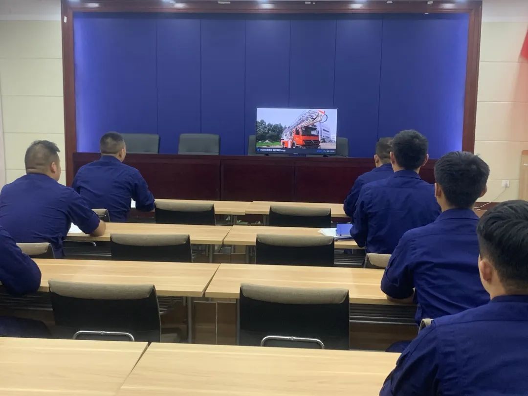 紧扣实战夯基础，苦练本领促提升--徐州市消防救援支队举高消防车驾驶员培训纪实