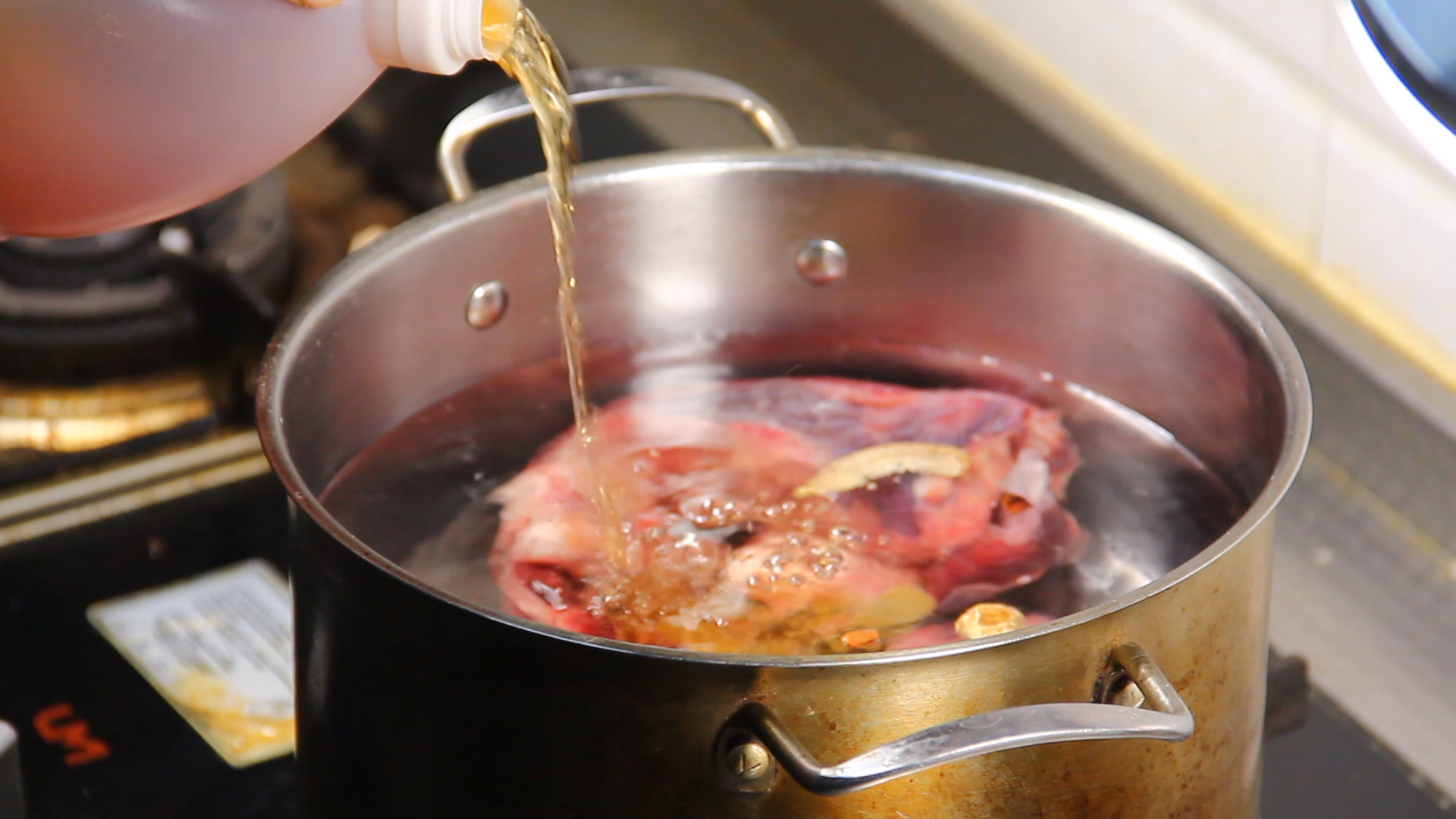 香菇牛肉酱二元一罐,香菇牛肉酱方便携带一小盒