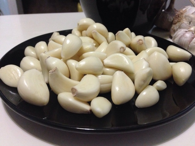 翡翠蒜瓣的腌法,翡翠蒜泡制方法