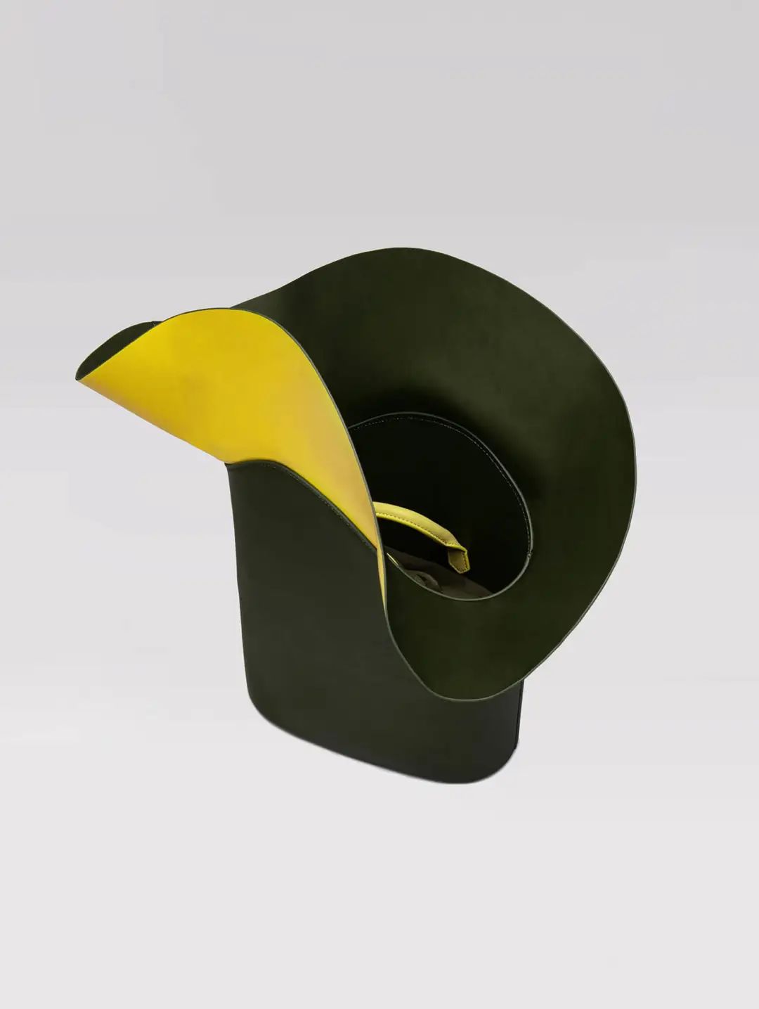 KrisXu：一个被UFO带来的国内设计师品牌包