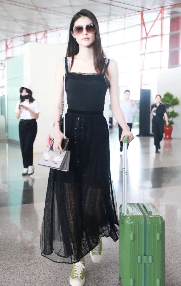 匡威鞋橄榄绿和墨绿哪个好看,匡威牛油果绿内增高