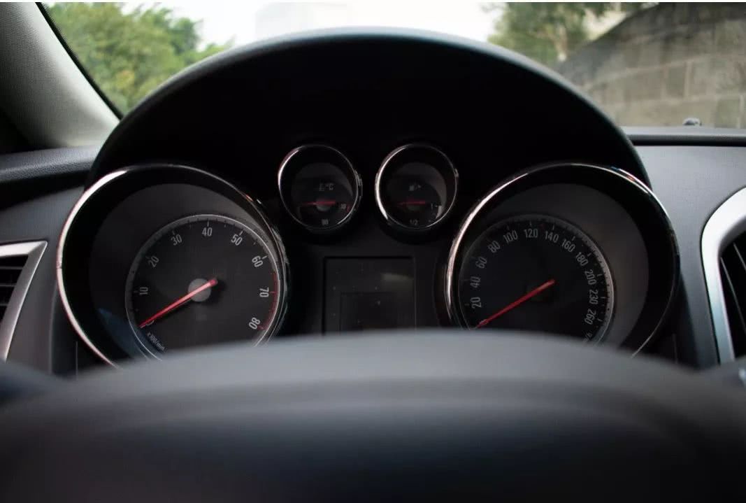 别克英朗xt1.6t高清图片,一万内的别克英朗xt1.6t