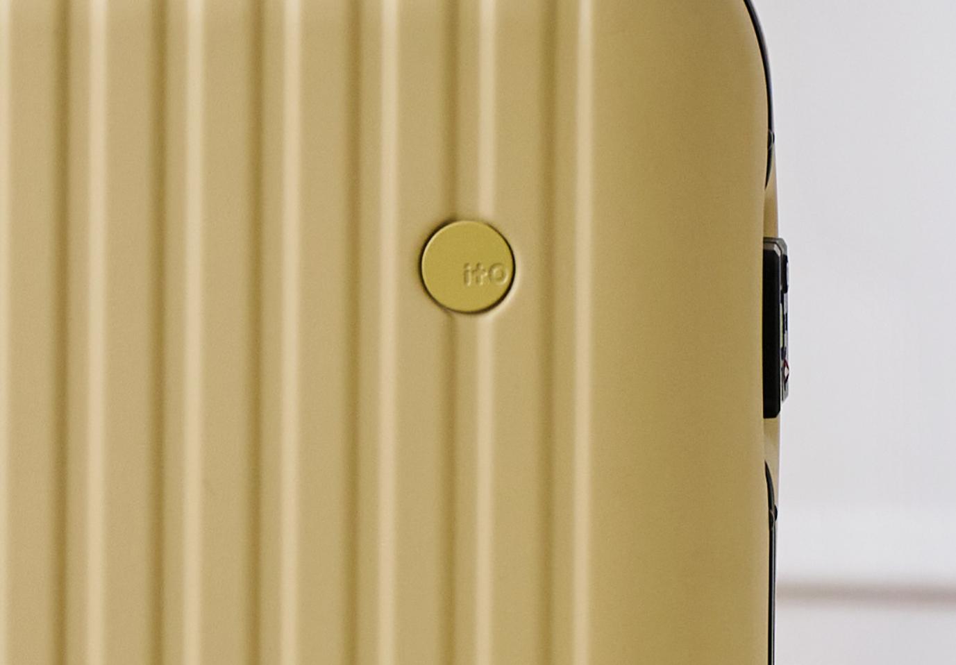 rimowa旅行箱带屏幕,rimowa箱子测评