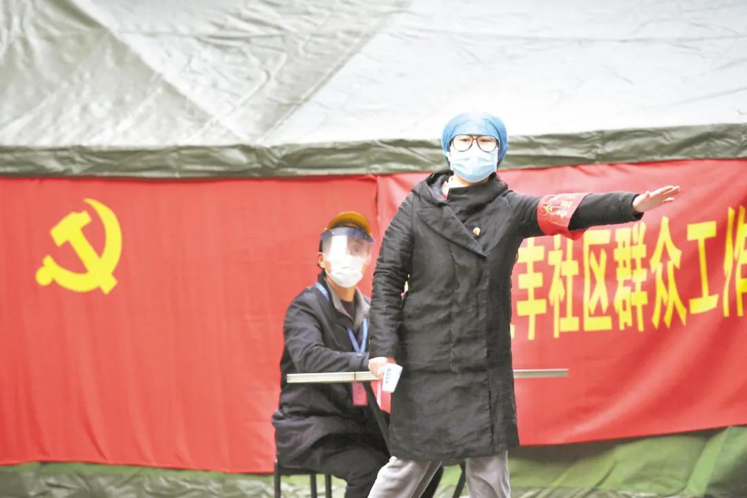 致敬我们的英雄,致敬我们的英雄前辈