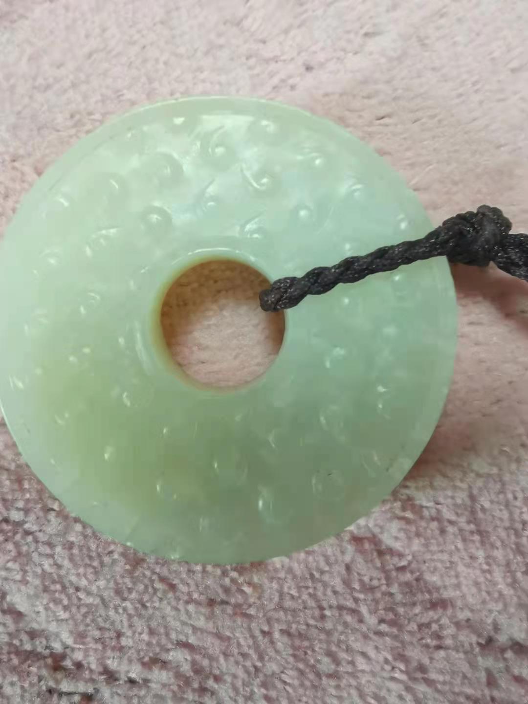 精品推荐—九眼天珠，和田玉螭龙璧