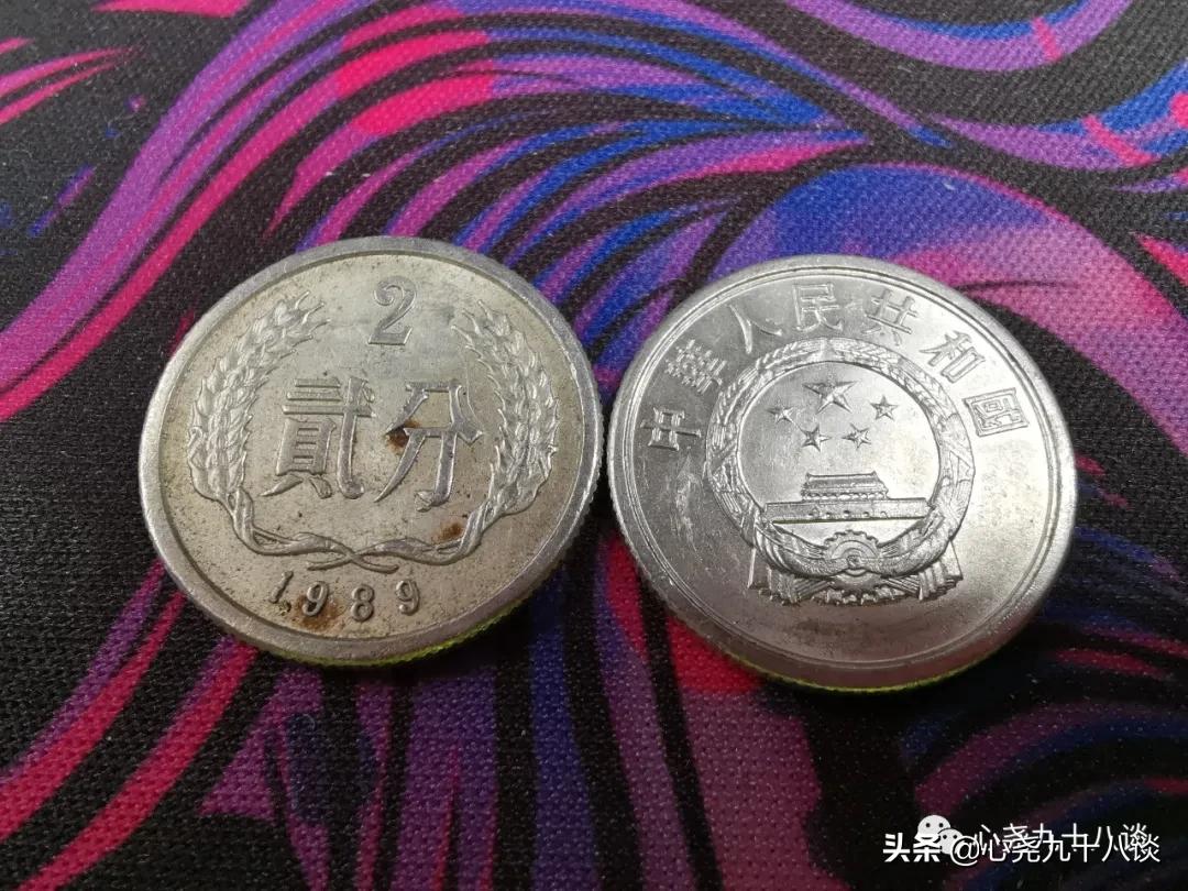 晚风还新,时光未老,每一枚硬币都是来过的见证,致敬逝去的岁月