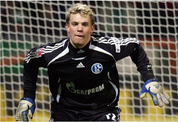 库尔图瓦是现役最强门将吗,足球守门员库尔图瓦十大逆天扑救