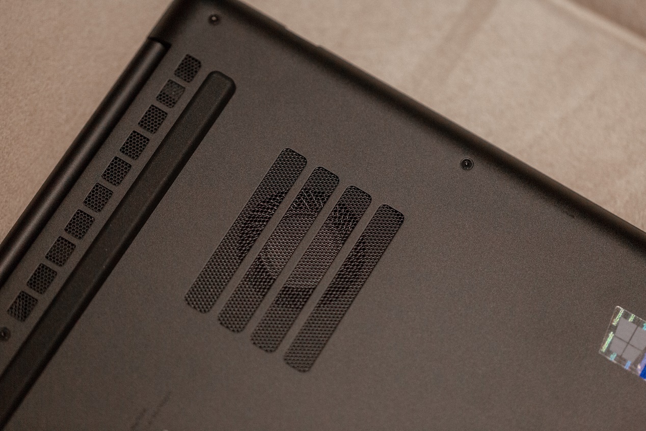 雷蛇灵刃17可以当工作站,雷蛇灵刃2023测评