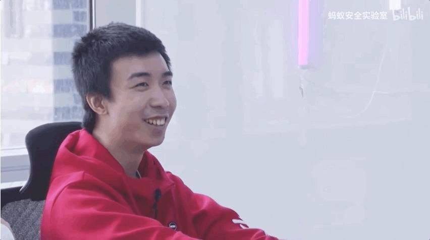 中国首档程序员真人秀，选手找bug做模型，开场主办方惨遭攻击