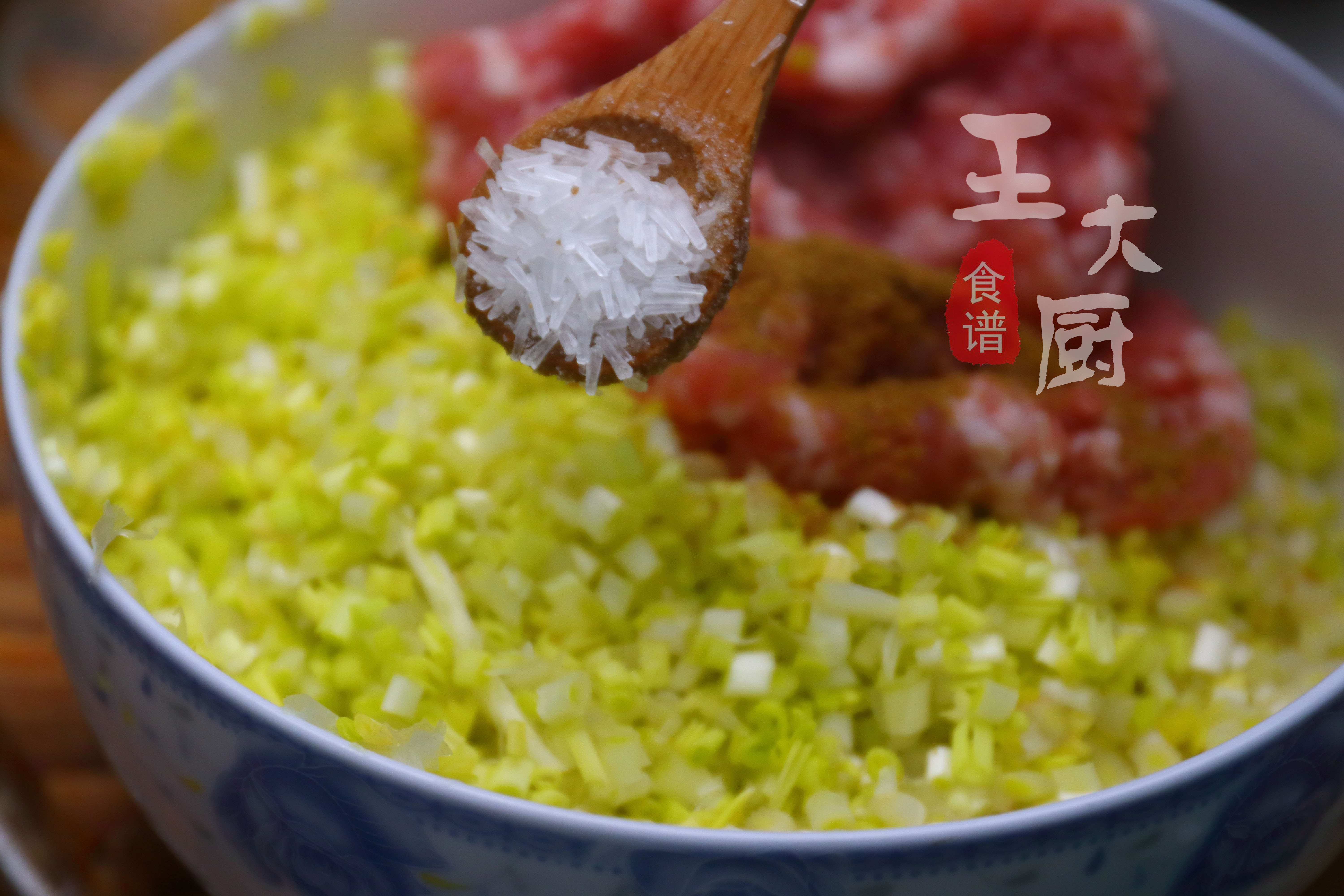 蒜苗包饺子的做法大全,羊肉蒜苗蒸饺馅怎么调最好吃