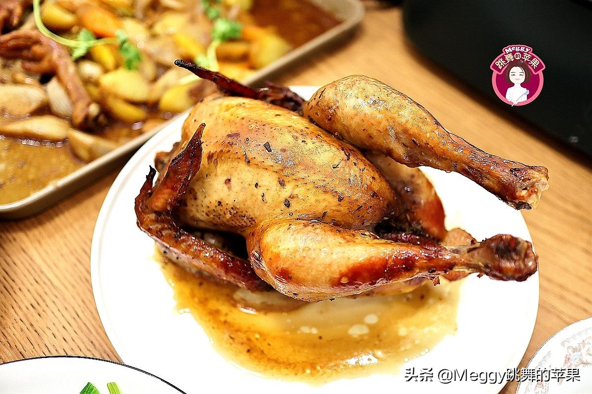 圣诞烤鸡好吃到连骨头都不会放过,圣诞烤鸡最正宗的做法