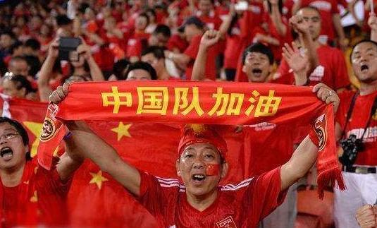 白岩松说足球还能差到哪,白岩松谈足球