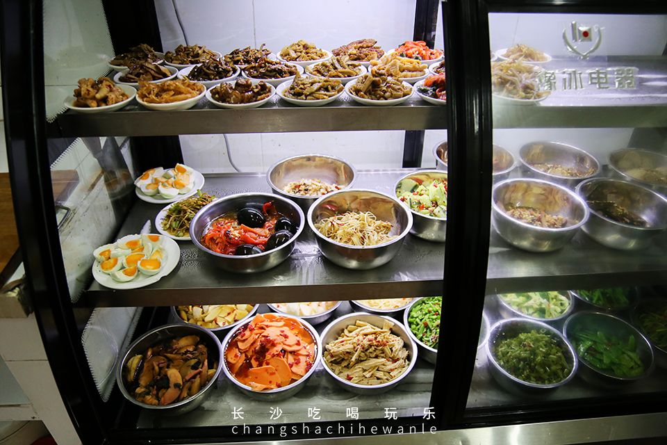 长沙不起眼小吃街推荐,长沙地摊小吃有哪些