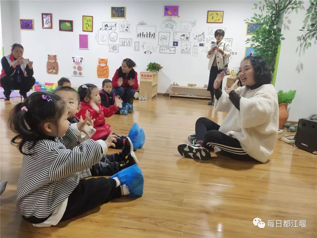 都江堰市幸福镇银杏街道,社区儿童之家都江堰