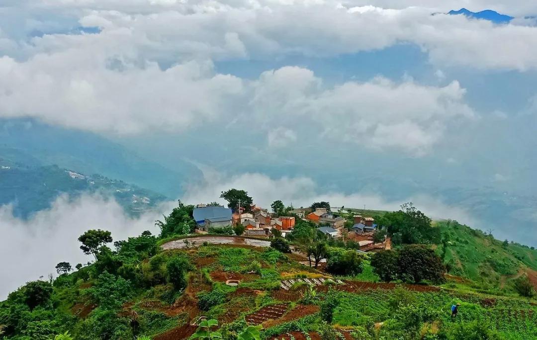 走进深山看美景,走进深山看大山里的风景