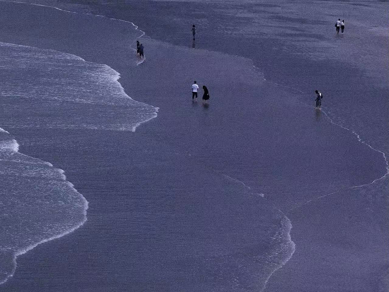 孤独且清醒的文案,人间清醒的高级感小众文案