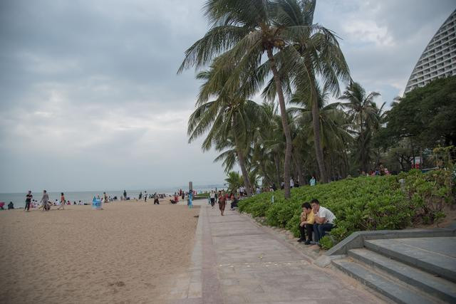 三亚哪里的海景最美,三亚的海边夜景真的很美