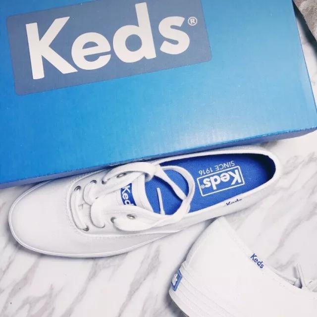 穿不了高跟鞋和硬底鞋,穿不了高跟鞋穿裙子搭配什么鞋