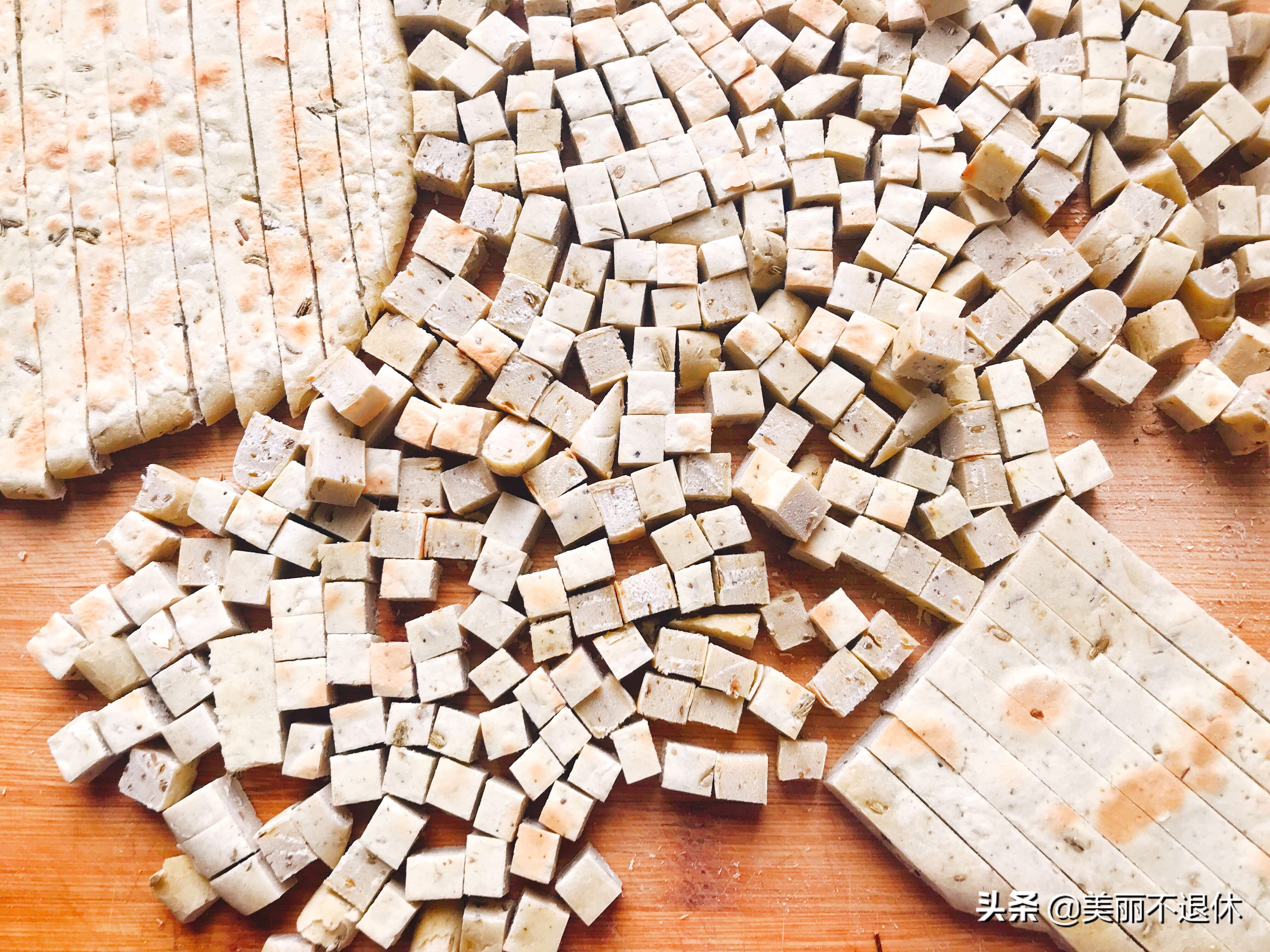 吃豆豆一口一个嘎嘣脆,二月二吃的豆豆叫什么名字