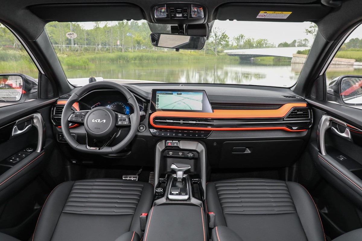 起亚全新智跑今日首发,起亚智跑2018款手动新车落地