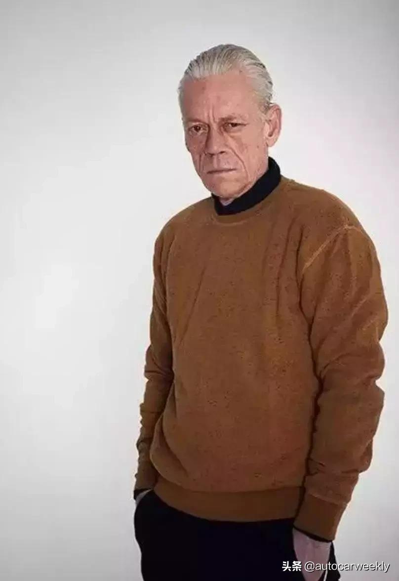 是时候穿卫衣骚起来了——瞧瞧张小龙