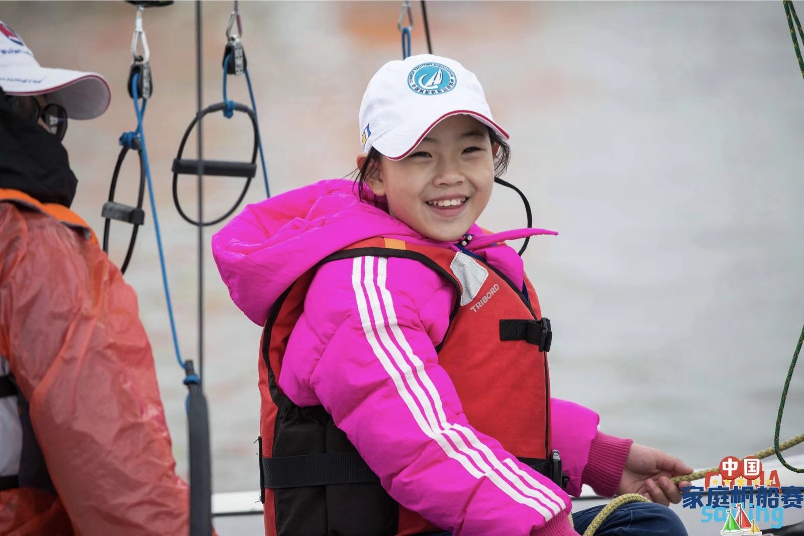 2018中国家庭帆船赛武汉站风雨中温馨落幕