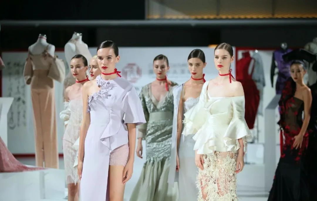 兰公子变身“巧手神探”百乐门老板娘|纸上刺绣,别具匠心