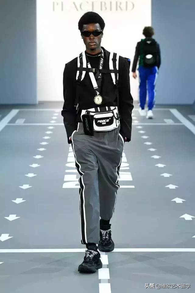 太平鸟时装发布会,太平鸟联名绿色外套