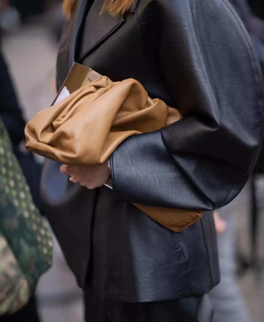 2020年流行什么包包女款,最百搭不过时的包包款式