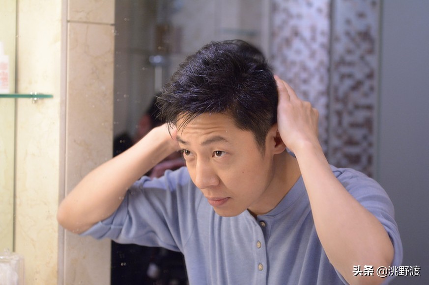 主持人大赛撒贝宁代替董卿开场,撒贝宁董卿主持人大赛撒贝宁金句