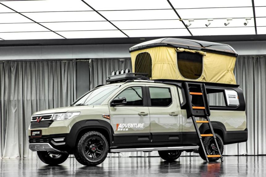 宽包围大轮圈显霸气,车顶帐篷冰箱真实用,看五菱*途征**官方改装版