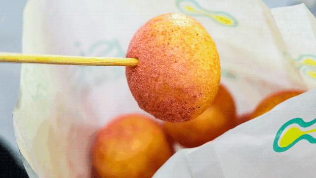 台湾胖子老板开的8㎡小店，专卖会膨胀的QQ球，嘴小的别来！