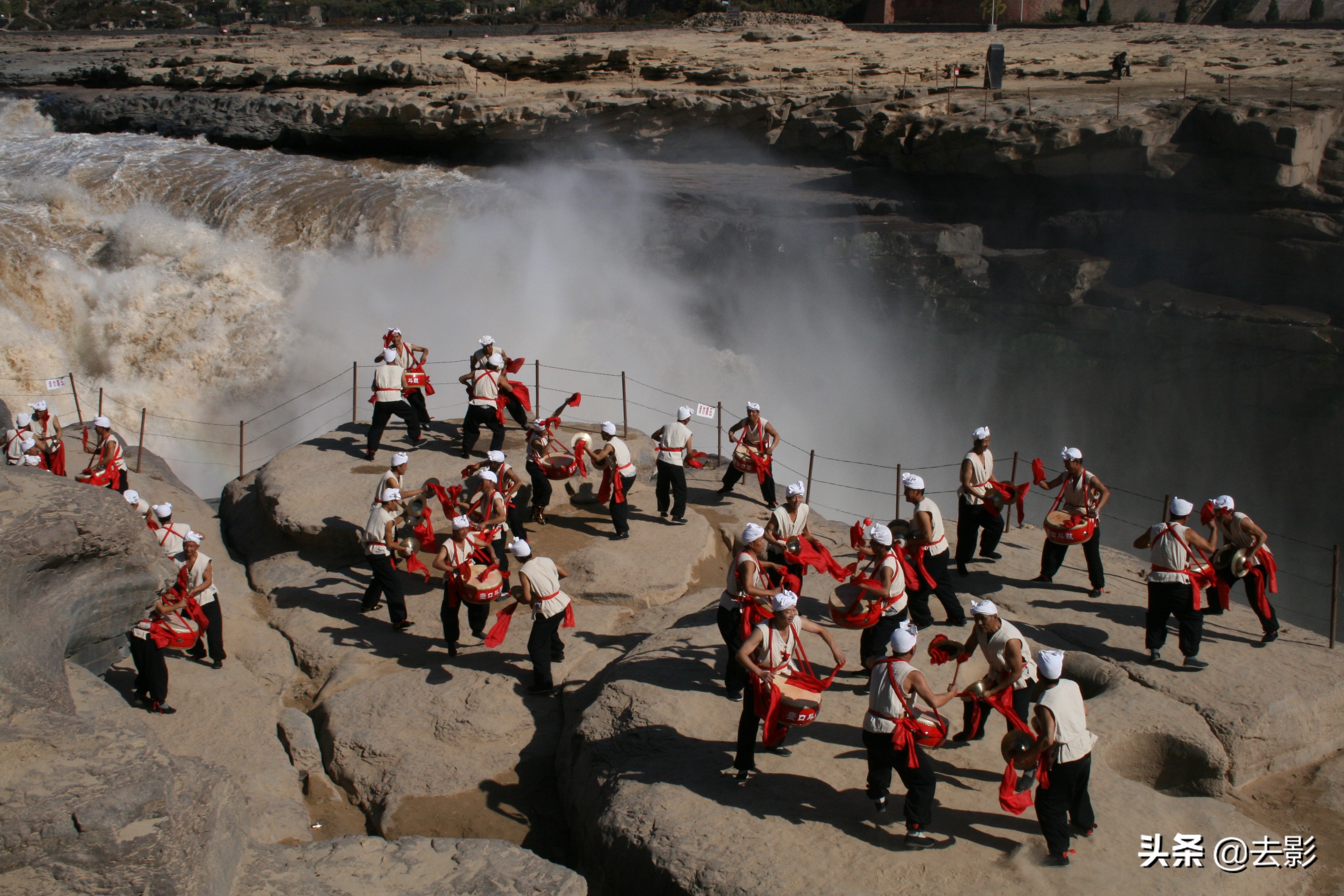 描写壶口瀑布的名家散文,壶口瀑布原创散文