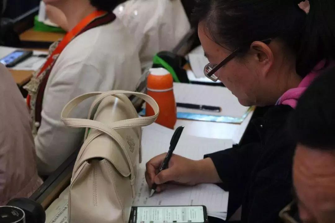 听了老教师的课怎么评课,名师评优课