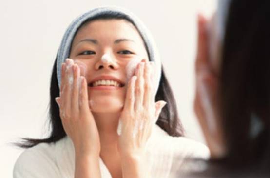 女生闭口粉刺怎么办,有闭口粉刺做什么医美