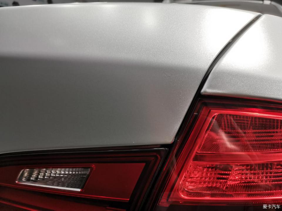 宝马5系贴膜改色罗曼尼红双拼,宝马5系贴膜改色