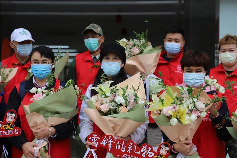 致敬深圳抗疫一线志愿者,致敬志愿者为抗疫奉献光和热