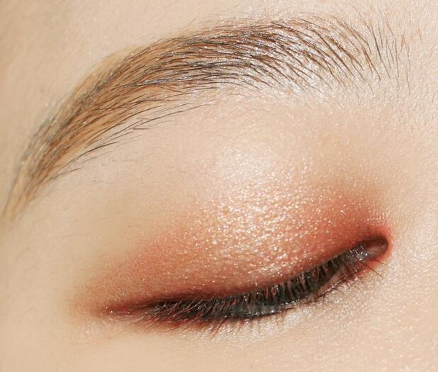 橘棕盘眼影画法,男孩眼影怎么化