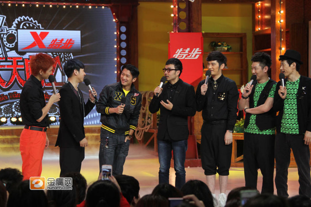 国潮特步和特步的区别,特步国潮男士鞋子