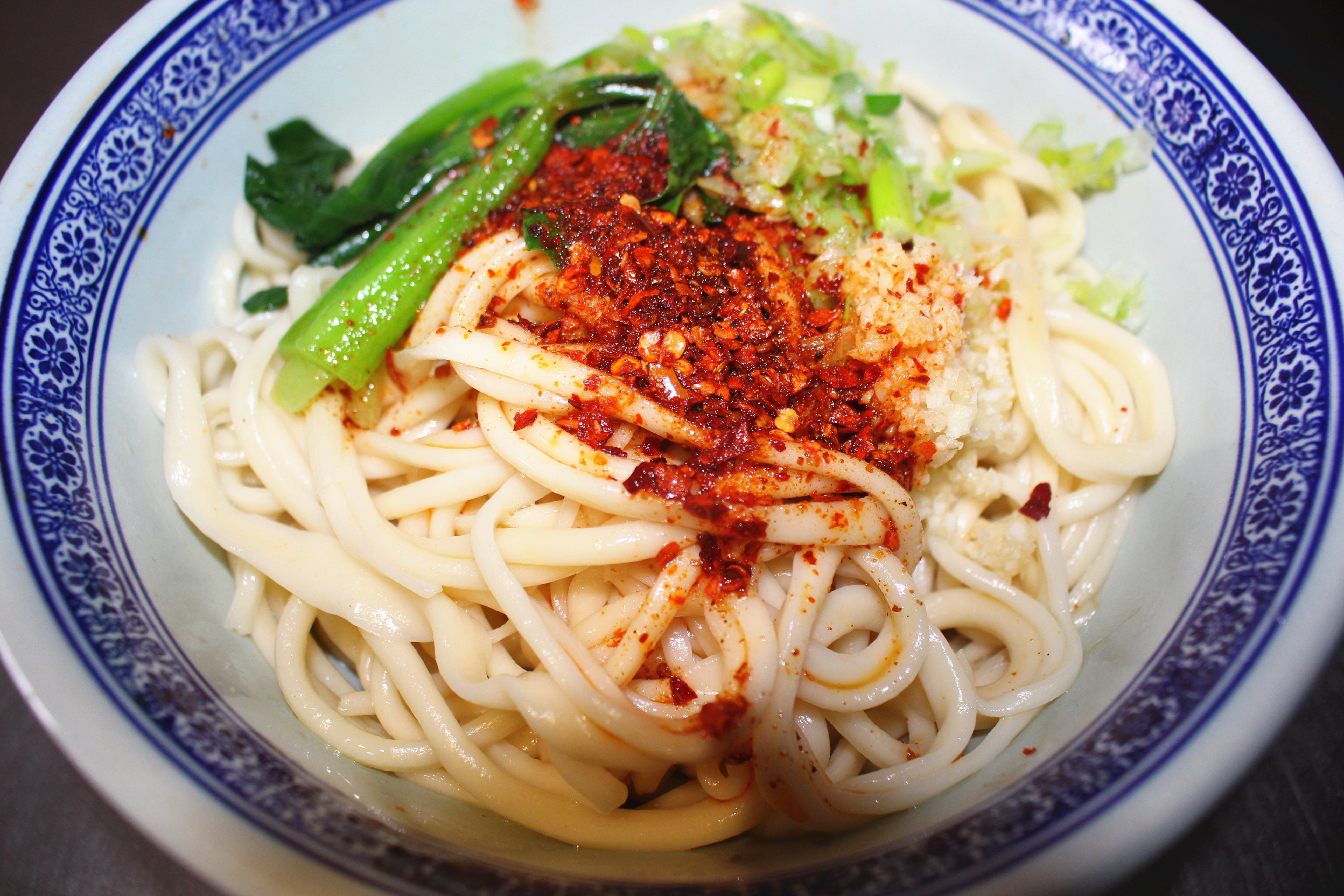 我想开一家蛋糕店大概要多少钱,我想开一家面馆需要什么