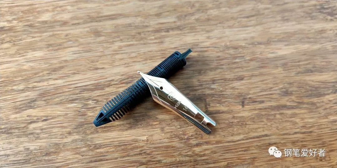 顶级钢笔品牌测评,金尖pelikan钢笔测评
