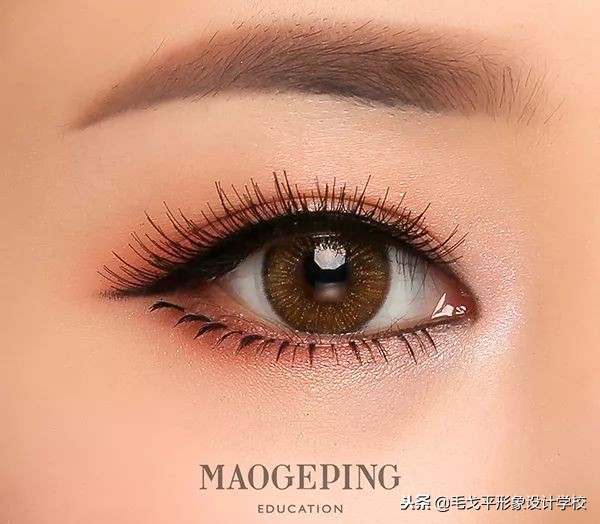 如何画出精致干净的眼妆,怎么画出整容脸