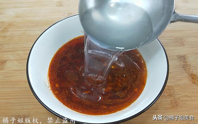 想吃正宗酸辣粉很简单,想吃酸辣粉要不要去买