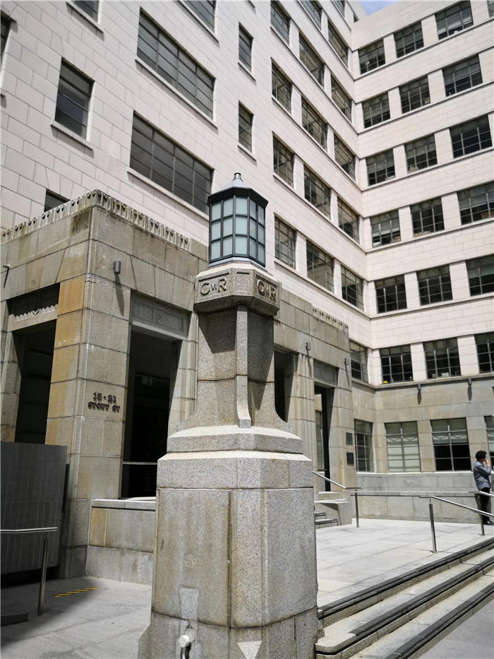 新西兰总理府前吃素食