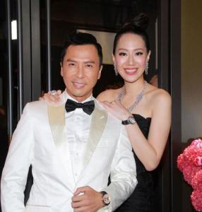 岳云鹏半夜对老婆削苹果,岳云鹏面对老婆削好的苹果