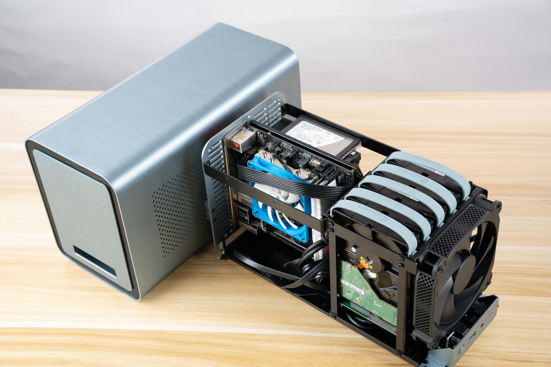 乔思伯机箱v11开箱,乔思伯n1组装nas