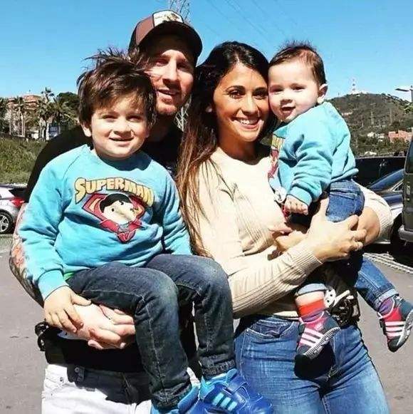 梅西从足球少年到一代球王,见证一代球王梅西封神时刻